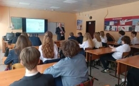 Главный научный сотрудник ИГД СО РАН Александр Михайлович Красюк принял участие в проекте «Академический час для школьников»